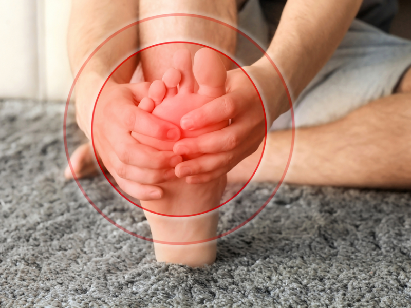 Bị sưng tấy, đau nhức khớp ngón chân là bị bệnh gì? Có nguy hiểm không? 2