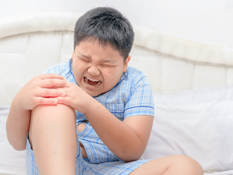 Nguyên nhân đau nhức xương chân ở trẻ em