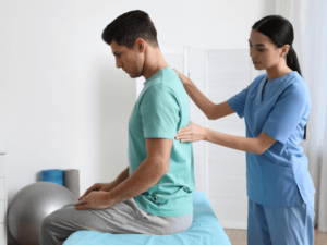 Bị nhói sau lưng là bệnh gì? Nguyên nhân và cách điều trị kịp thời