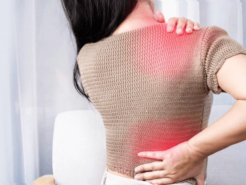 Đau đốt sống lưng sau ngực: Triệu chứng và cách chữa trị