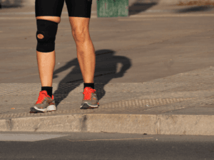 Đai khớp gối giúp giảm đau trong các bài tập gym