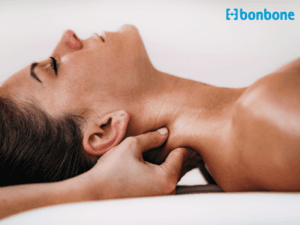 Điều trị đau vai gáy bằng massage: Lợi ích và cách thực hiện