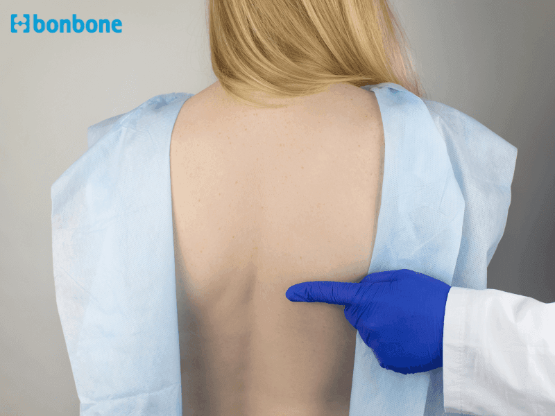 Triệu chứng của lưng tôm ở phụ nữ sau sinh